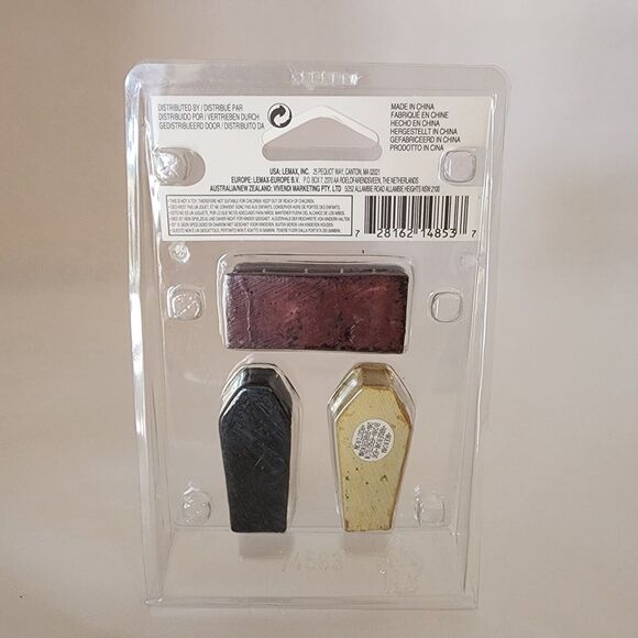 LEMAX Spooky Town Set of 3 Coffins 2007 New In Packaging #14853 - Picture 2 of 11